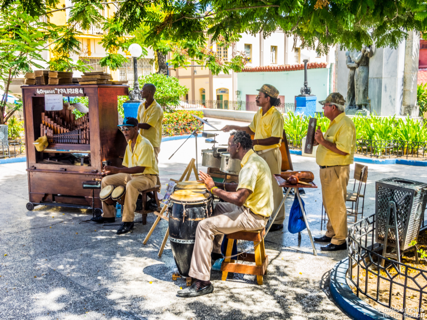 Musiker in einem Park in Santiago de Cuba