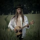 Musiker Portrait Marian im Feld