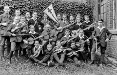 Musikgruppe von 1908...   .120_2819