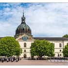 Musikkorps und Wachsoldaten