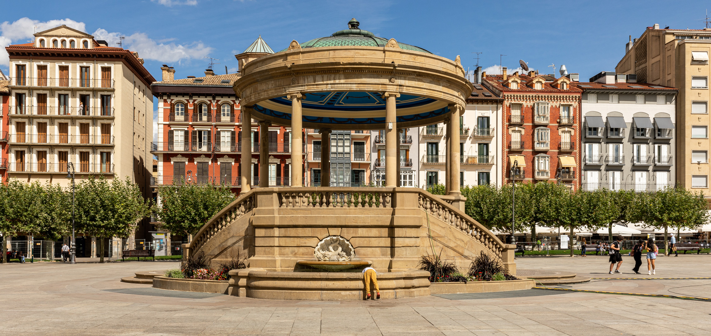 Musikpavillon auf dem Plaza del Castillo 