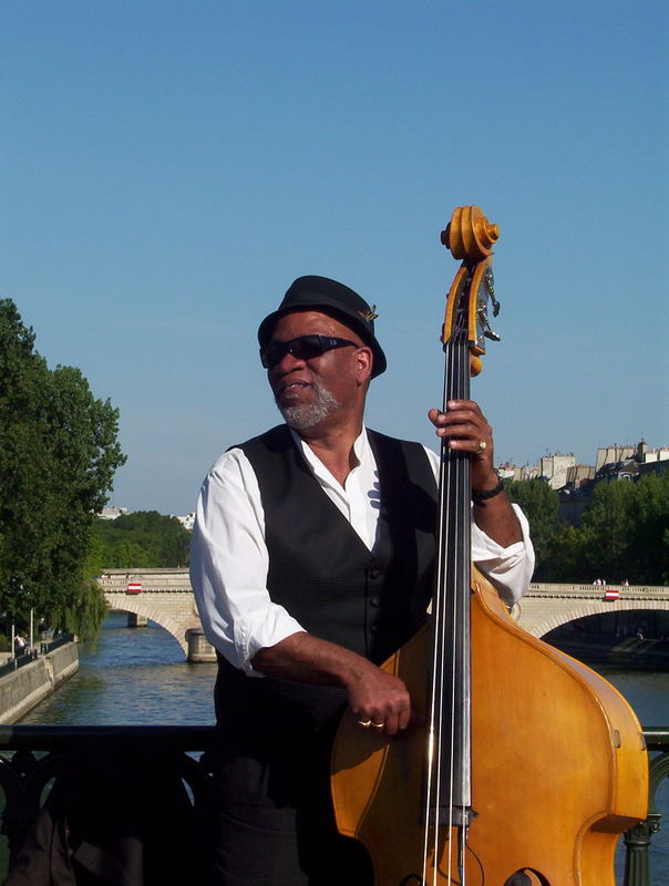 Musique sur un pont à Pàris