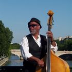 Musique sur un pont à Pàris