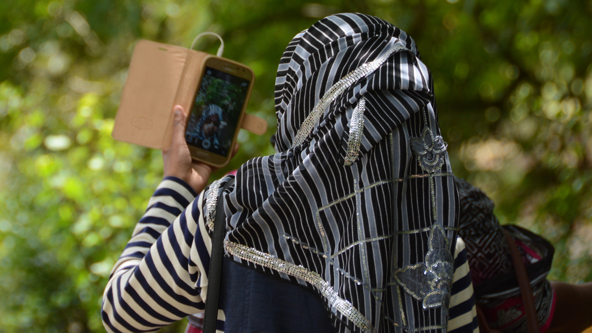 Muslima beim Selfie