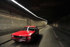 Mustang im Tunnel