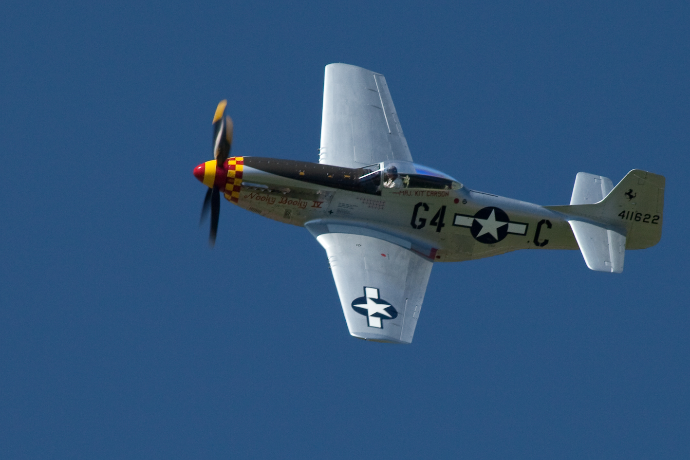 Mustang P-51 über Kestenholz