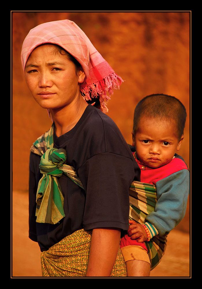 Mutter & Kind Akha Village