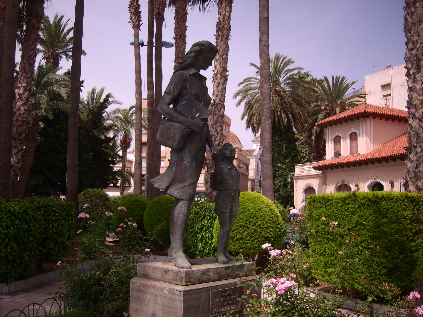 Mutter mit Sohn in Aguilas, Spanien