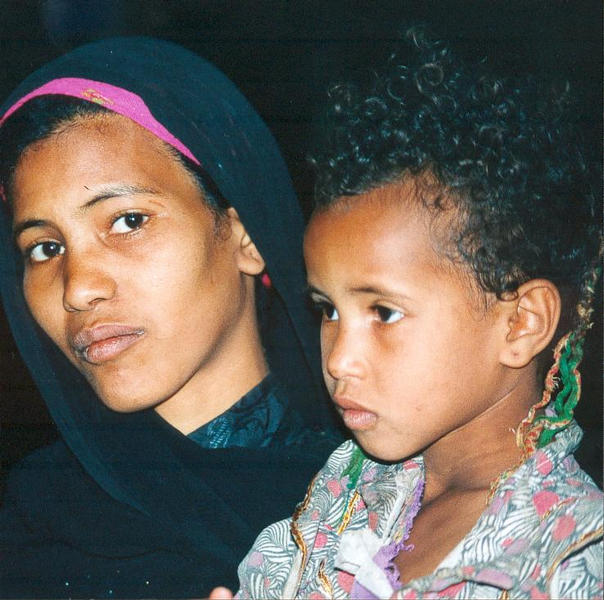 Mutter mit Sohn in Luxor