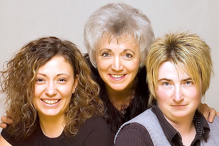 Mutter mit Töchter Foto & Bild erwachsene menschen, mehrere menschen, generationen Bilder auf