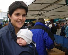 Mutter und Kind auf dem Hochheimer Markt