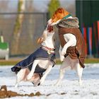 Mutter und Tochter beim spielen