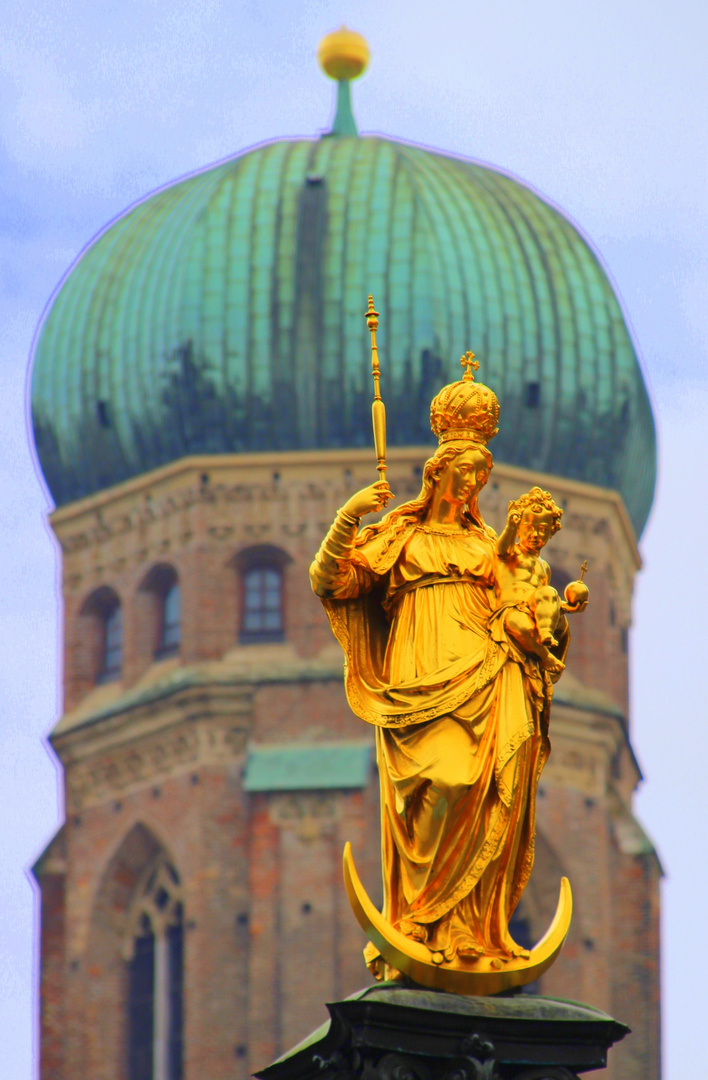 Mutter vor Frauenkirche