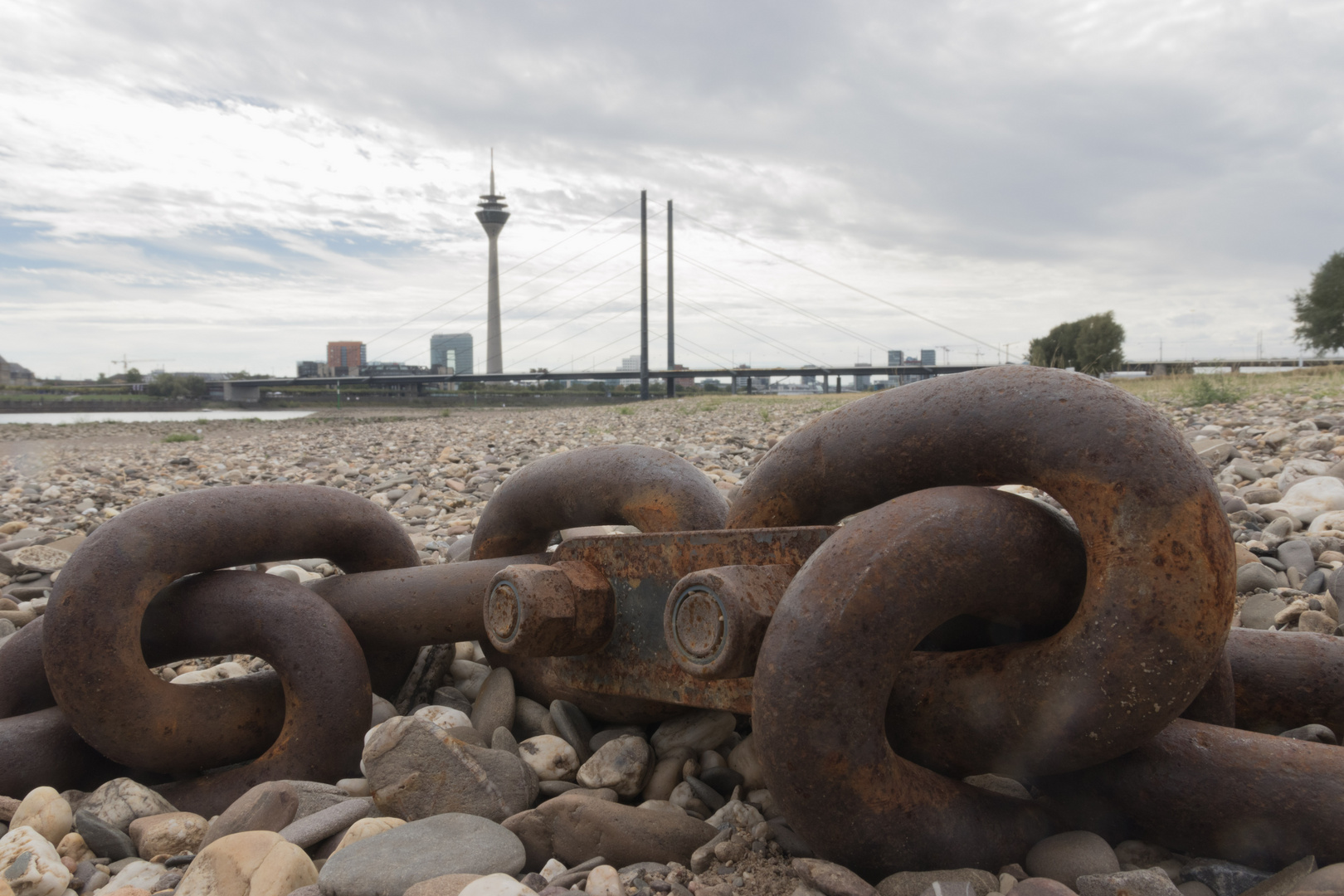 Muttern am Rhein