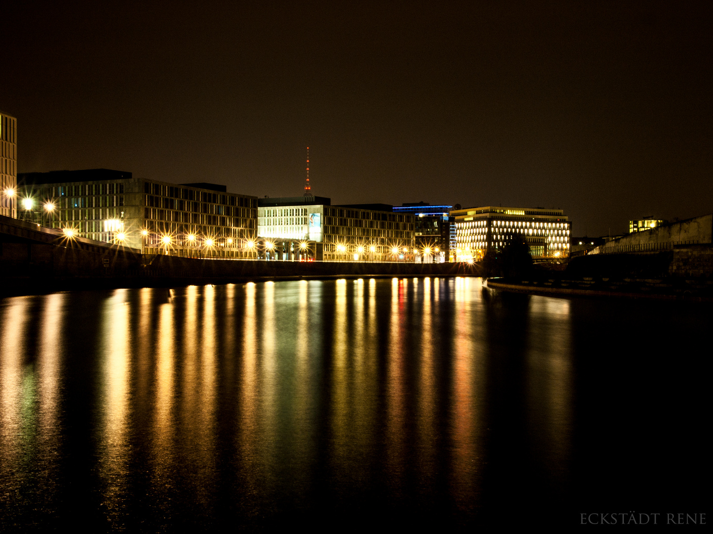 Mutterstadt bei Nacht