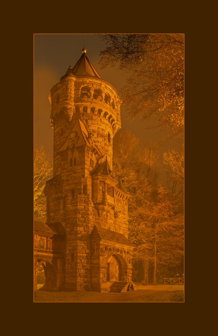 Mutterturm in Landsberg am Lech bei Nacht