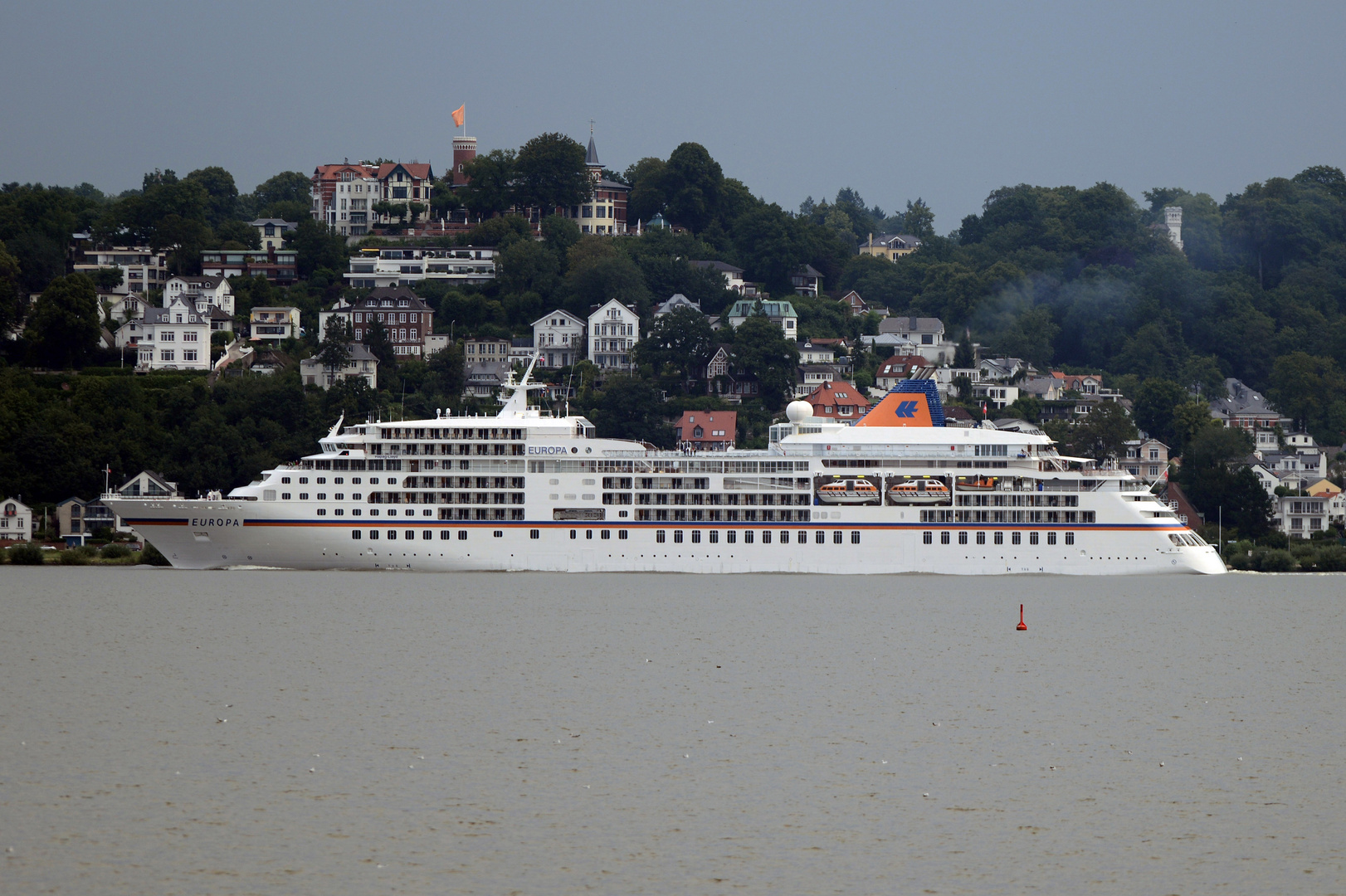 mv Europa passing Blankenese (August 17th 2015)