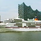 mv Europa passing Elbphilharmonie (August 17th 2015)