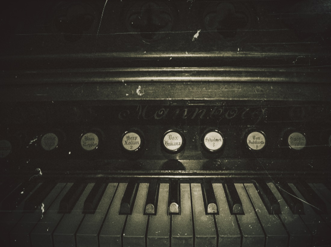 my dark piano "