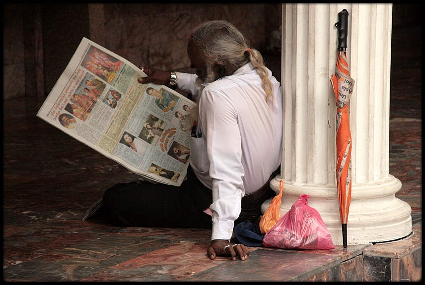 My dear friend Vankteshwar, er hat verlegt his daily activities nearly completely in the temple.....