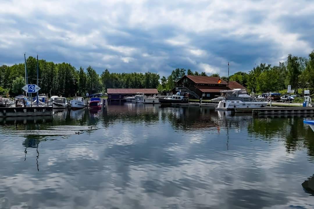 MY, Du achönes Land der Seen und Wälder