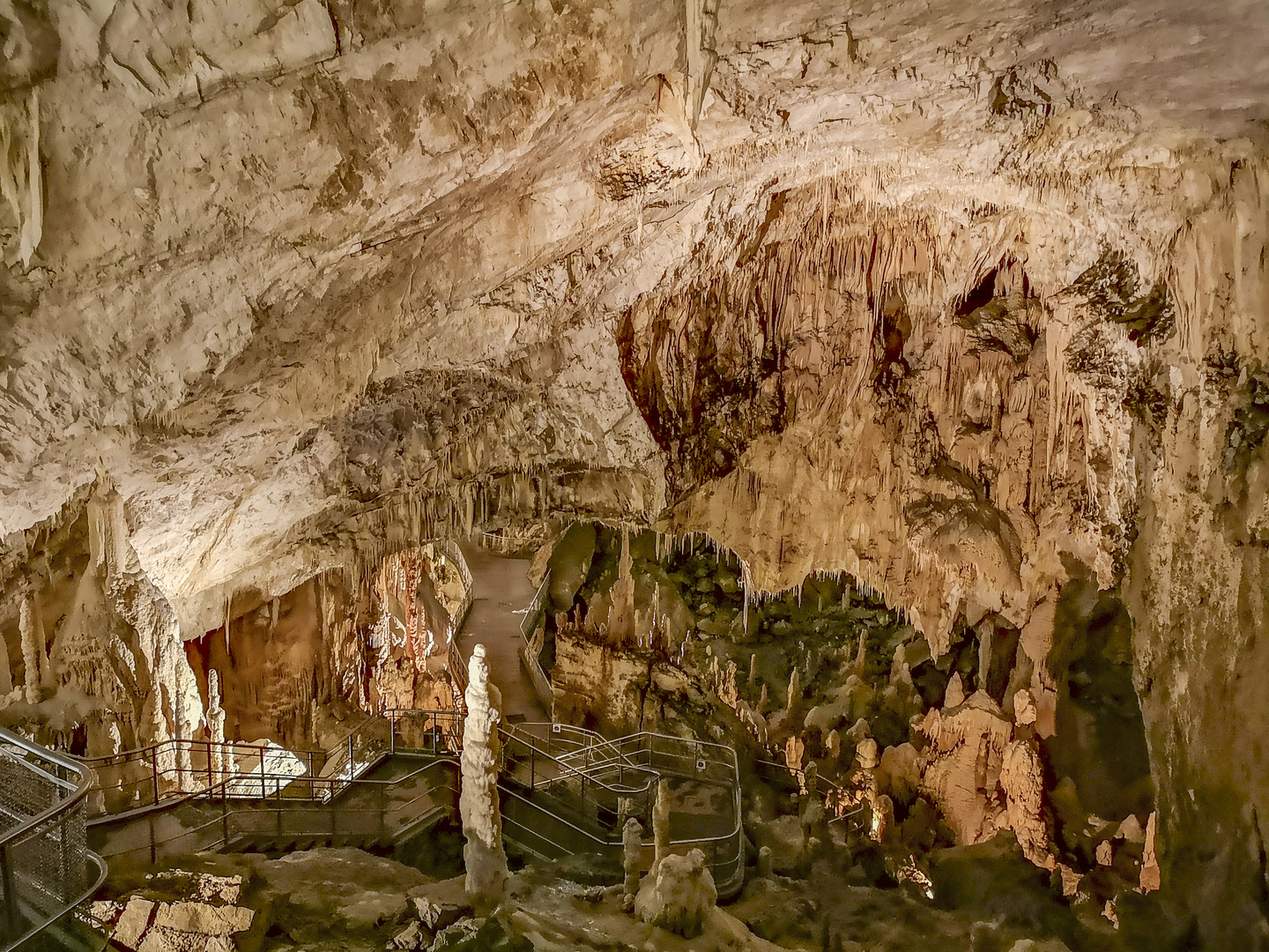 My preferred places - Frasassi caves 01