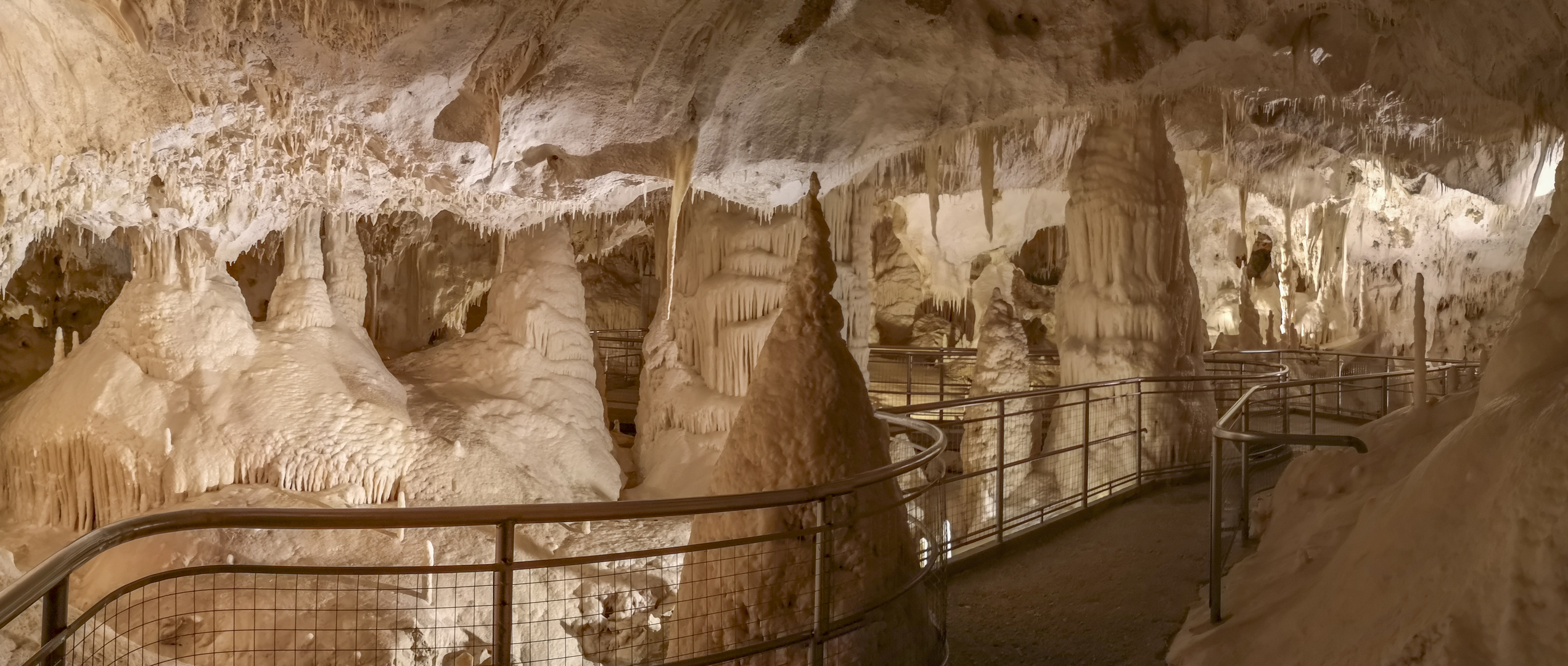 My preferred places - Frasassi caves 03