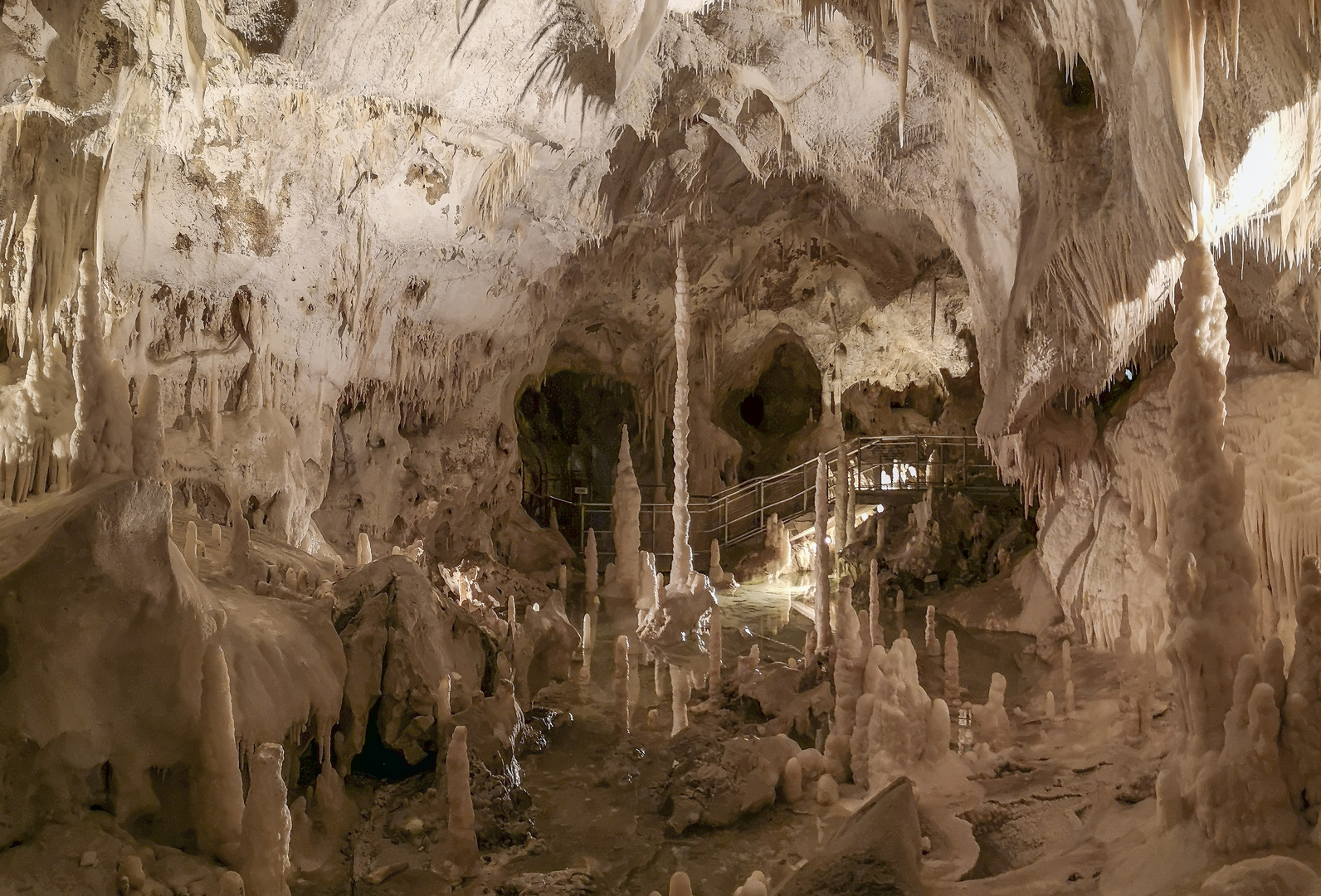 My preferred places - Frasassi caves 04