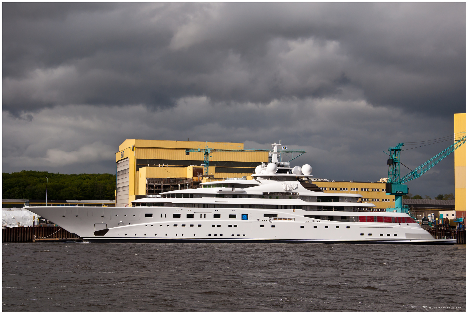 M/Y Topaz