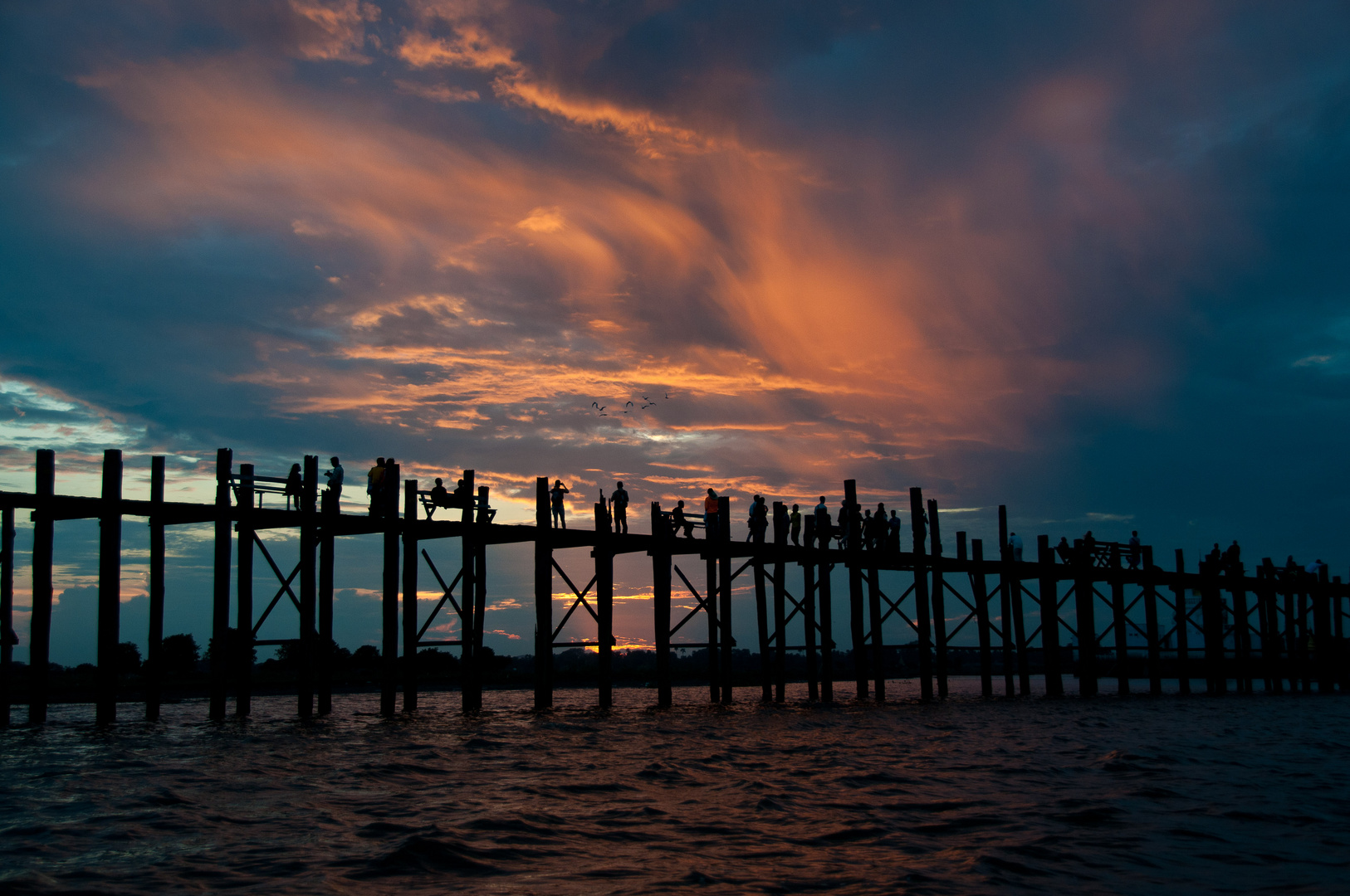 Myanmar - Amarapura - U Bein bridge sunset