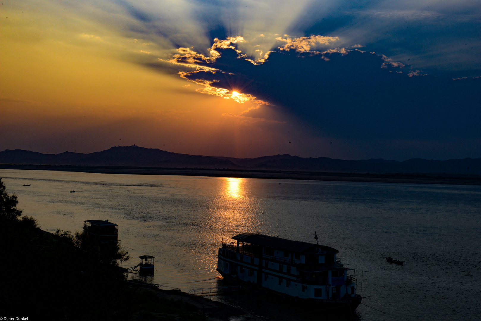 Myanmar - Bagan - Sonnenuntergang Ayeyarwady