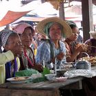 Myanmar Fast Food, Markt in Heho