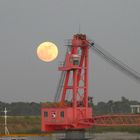 Myanmar - Kiesförderungsanlage bei Vollmond