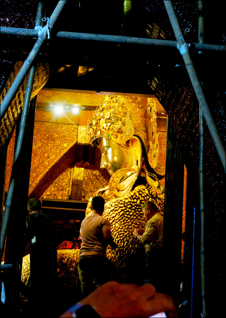 Myanmar Mandalay Mahamuni Buddha