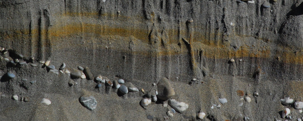 Mystery of colored sand