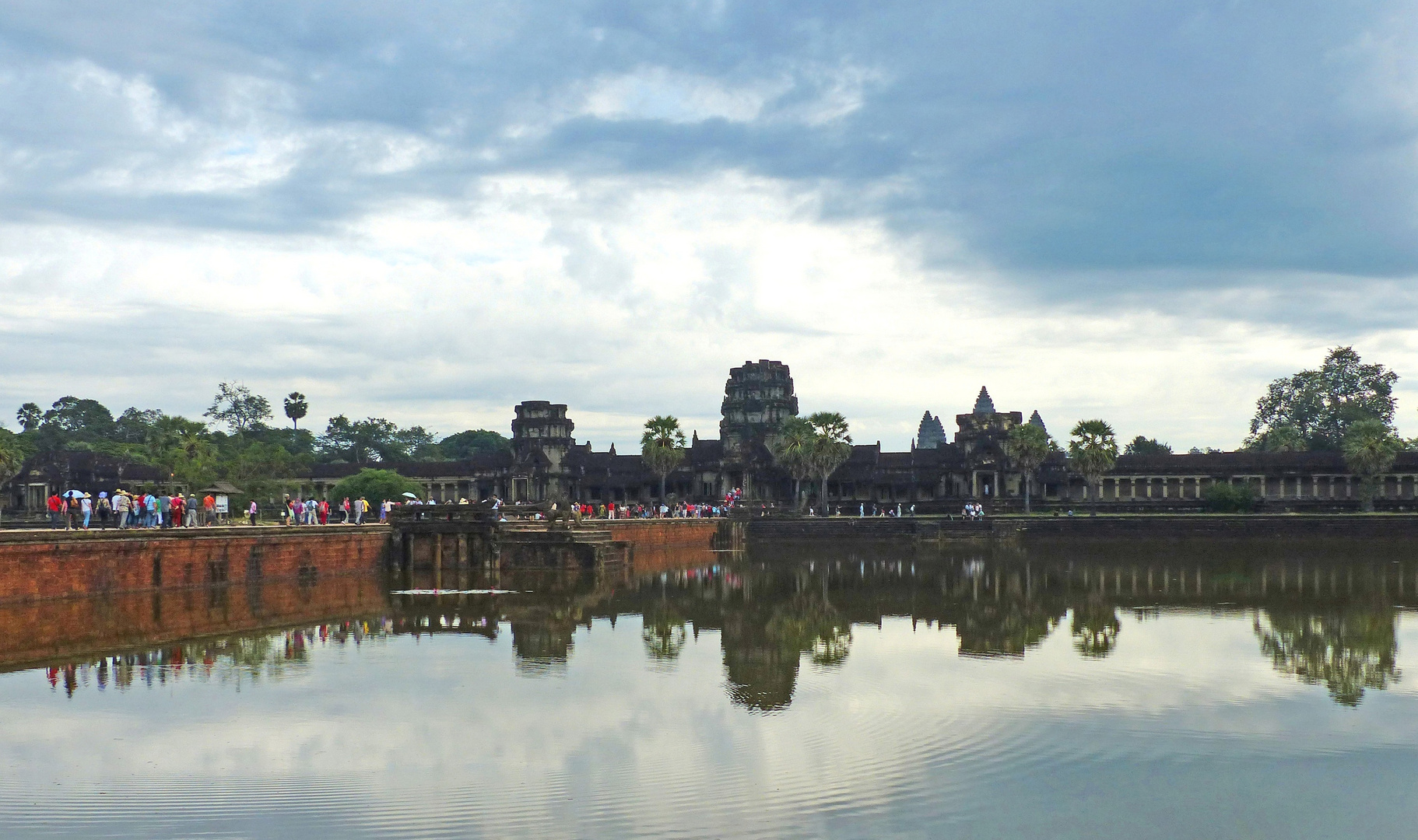 mystisch und fremd: Weltkulturerbe Angkor Wat (12.Jh.). Teilansicht, Kambodscha 2016