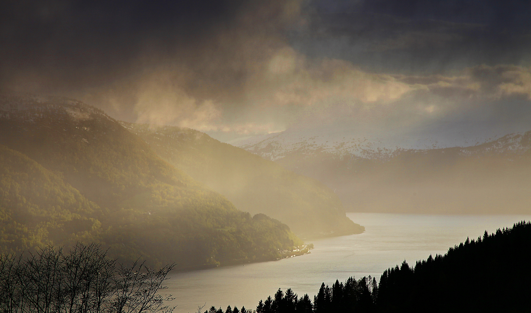 Mystische Welt der Fjorde