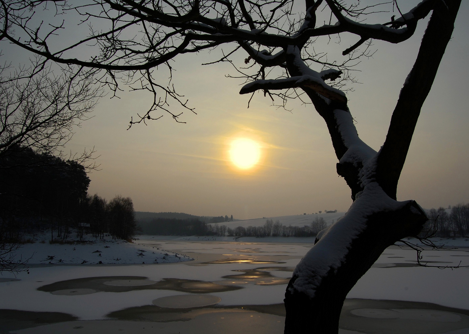 mystischer Blick auf die Leubatalsperre