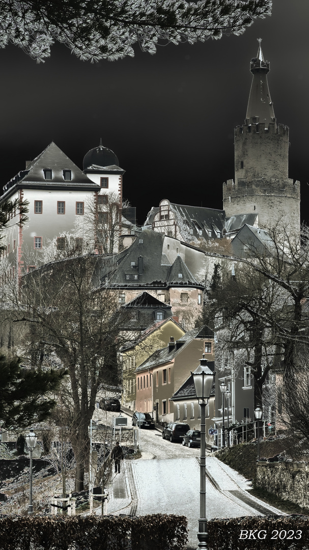 Mystischer Blick auf die Osterburg 