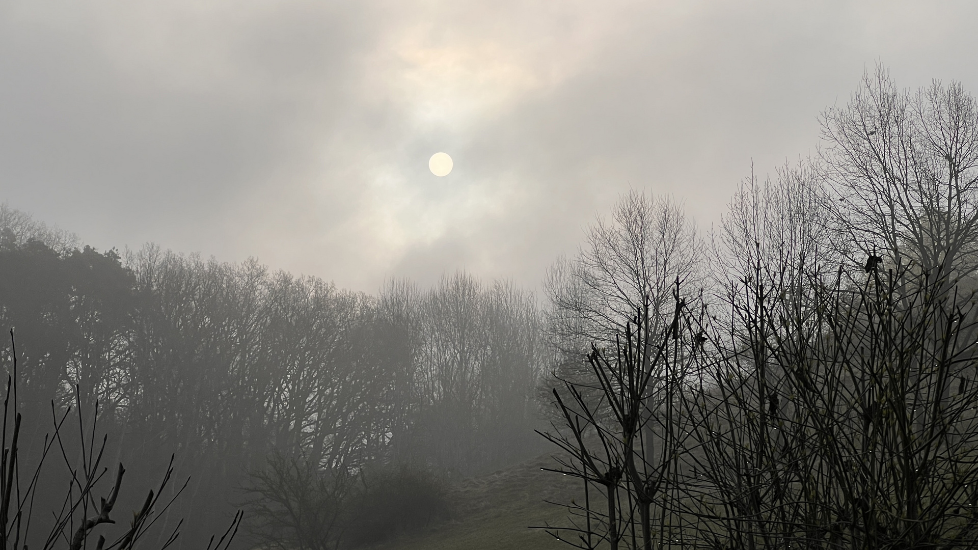 mystischer Sonnenaufgang am Karfreitag