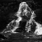 Mystischer Wasserfall 2