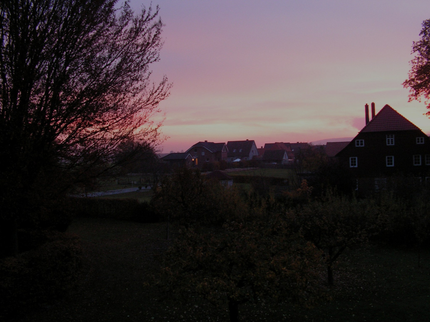 Mystisches Morgenrot in Hallerburg Adensen bei Nordstemmen