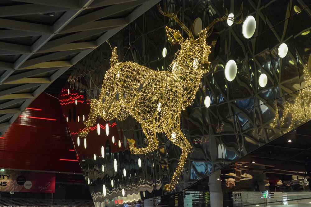 MyZeil - Weihnachtsdekoration 2015 - springendes Rentier