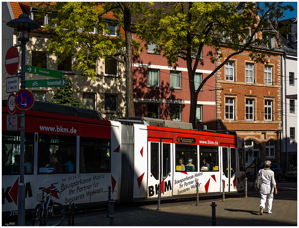 MZ Tw 206 "BKM Bausparkasse Mainz" (jetzt: "Werner's Backstube")