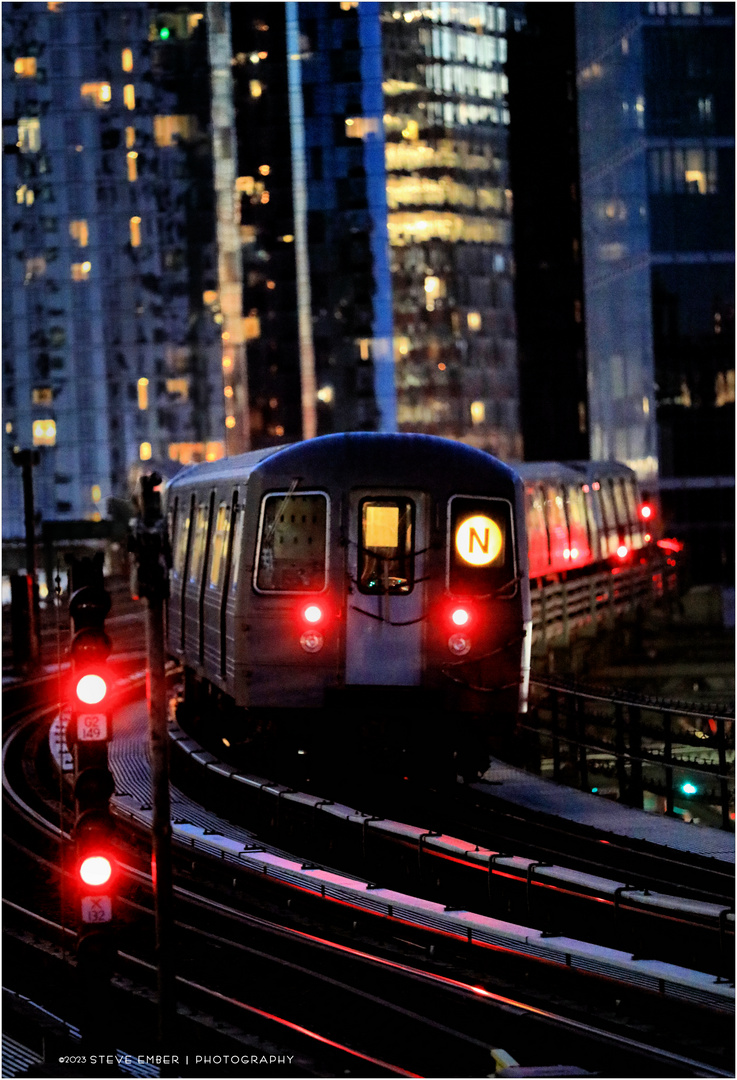 N-Train Nightscape - An Astoria Line Impression