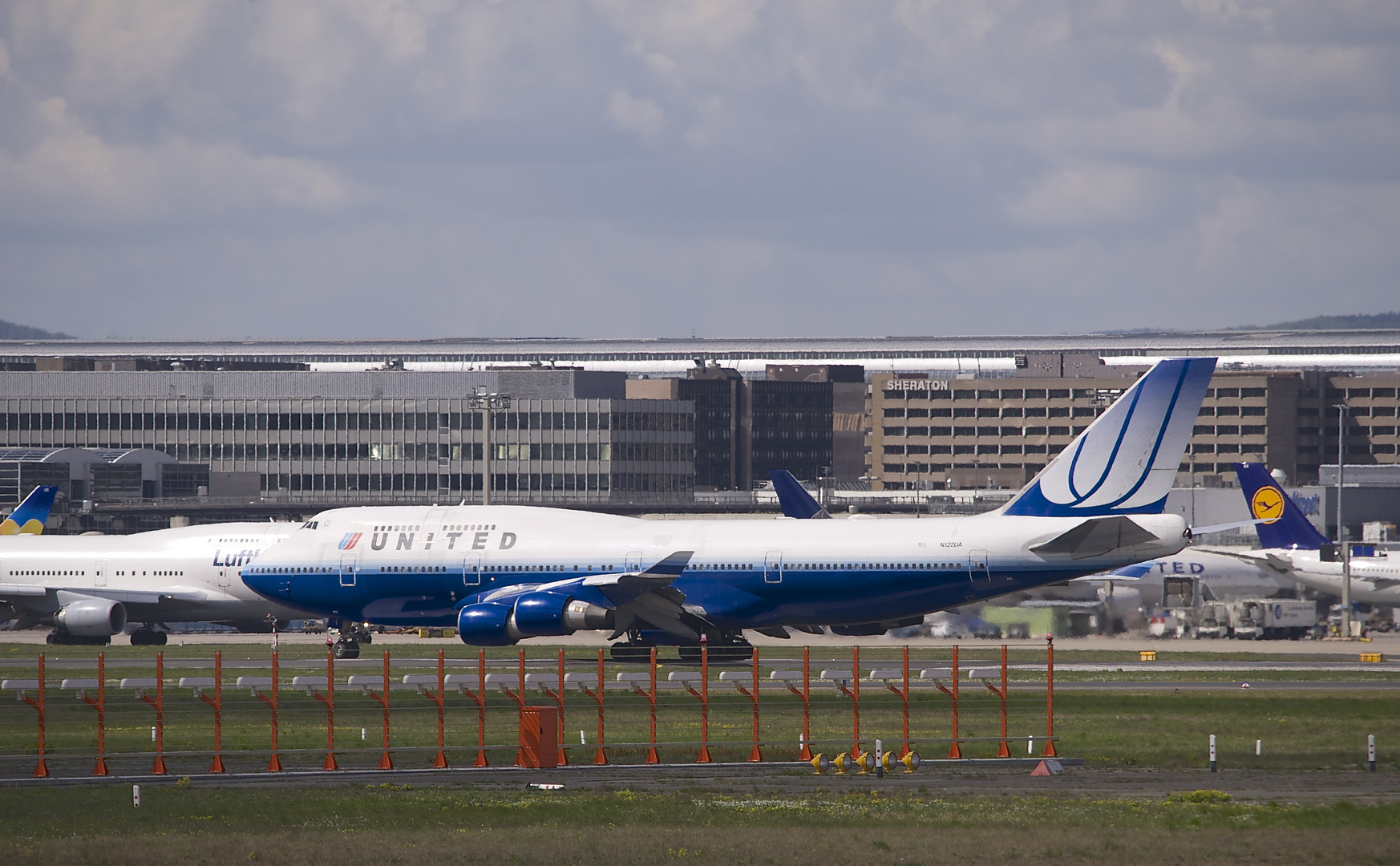 N122UA