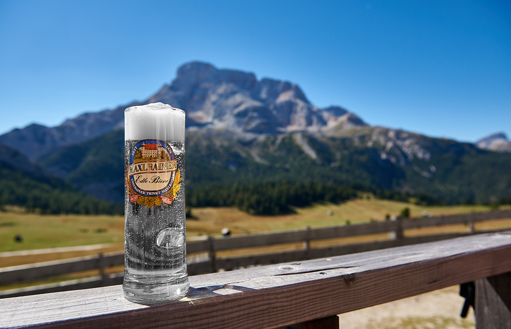 Na dann mal Prost. Ich glaube selbst  in einem bunten Bierglas, würde ein fabloses...