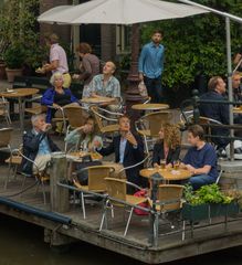 Na, gleicht regnet es? - Grachtenansicht in Amsterdam