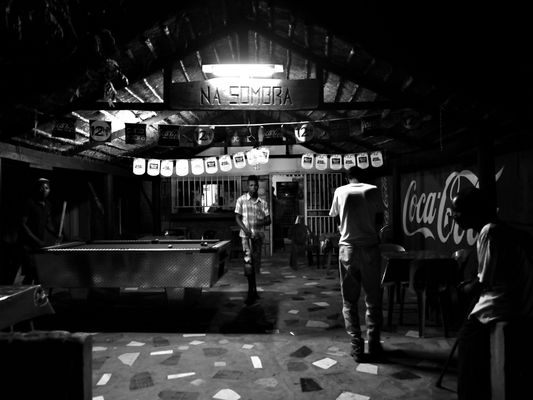 Na Sombra, Beira : un nuovo biliardo di un bel verde brillante # 1