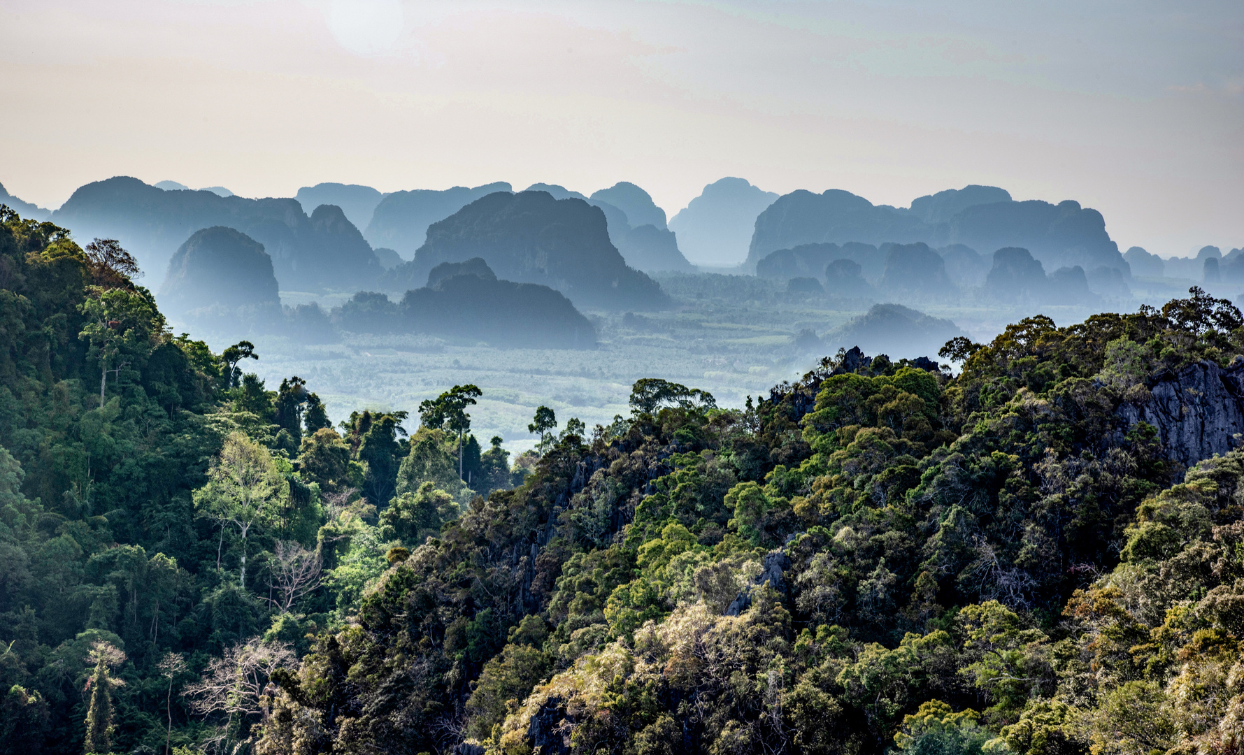 Nach 1237 Stufen Aussicht Wat Tham Suea